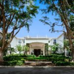 Exterior entrance of the Capri Inn | Naples, Florida