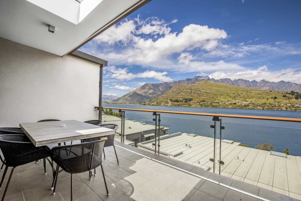 Executive Lake View 3 Bedroom Apartment covered balcony
